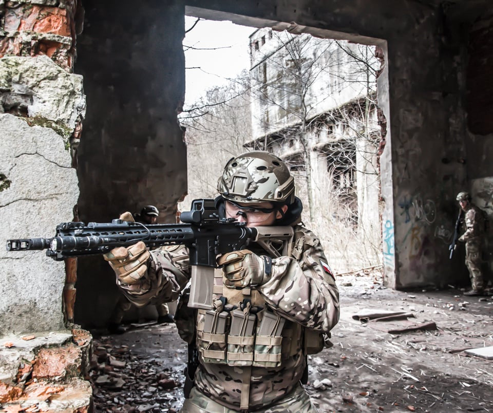 Triple Stacker M4/M16/AR-15 Mag Pouch di 8FIELDS