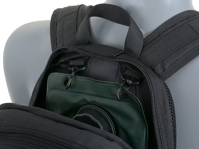Zaino Tattico 10L - Nero di 8FIELDS