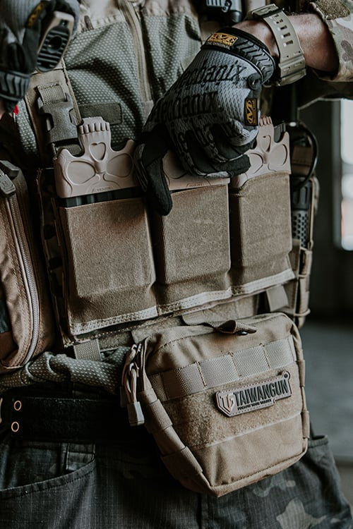 Pouch Elastic Triple per Magazzini di 8FIELDS
