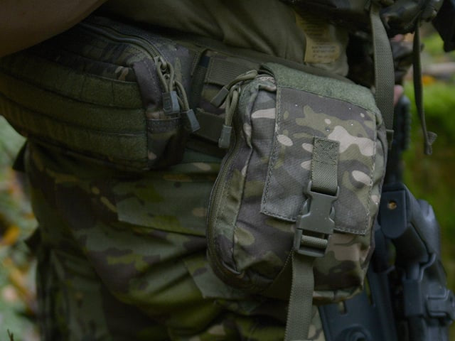 Cintura Tattica Padded MOLLE (M) - Multicamo di 8FIELDS