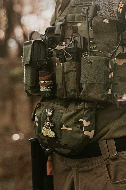 Drop-Down Utility Pouch per Armor Carrier di 8FIELDS
