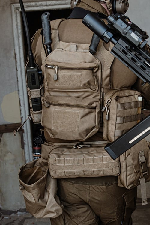 Assault Back Panel Mod.2 - Coyote di 8FIELDS