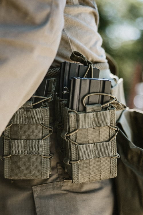 MOLLE Single Rifle Mag Speed Pouch - Olive di 8FIELDS