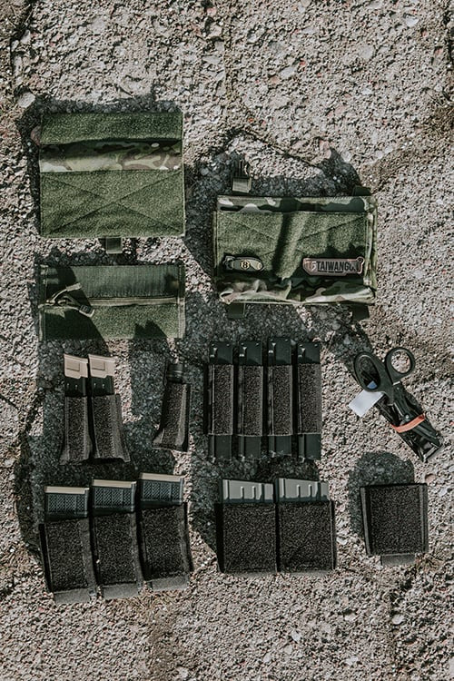 Plate Carrier Triple AR-15/M4 Magazine Insert di 8FIELDS