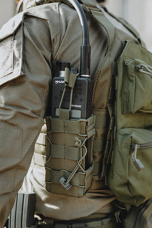 Open-Top Radio Pouch - Olive di 8FIELDS