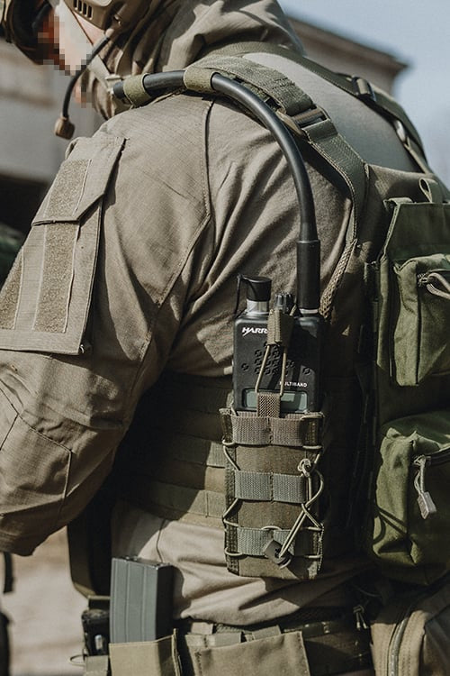 Open-Top Radio Pouch - Olive di 8FIELDS