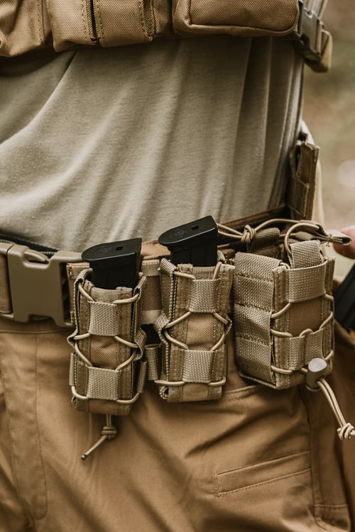 Pouch per Granate Versatile Coyote di 8FIELDS