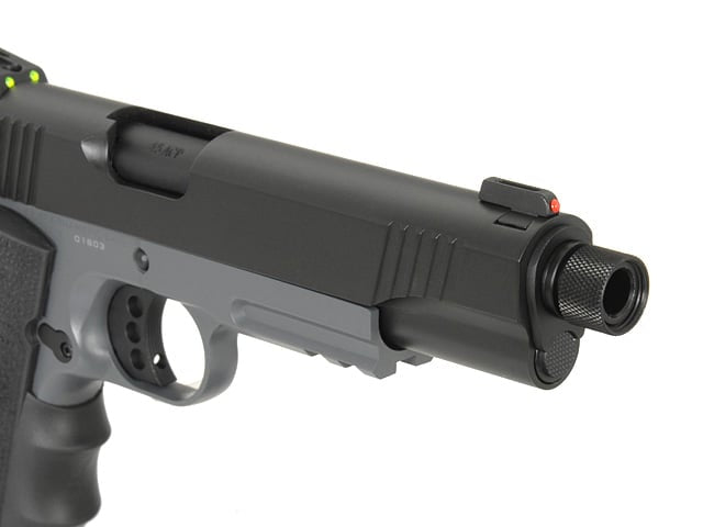 Pistola R32 Darkstorm di ARMY ARMAMENT