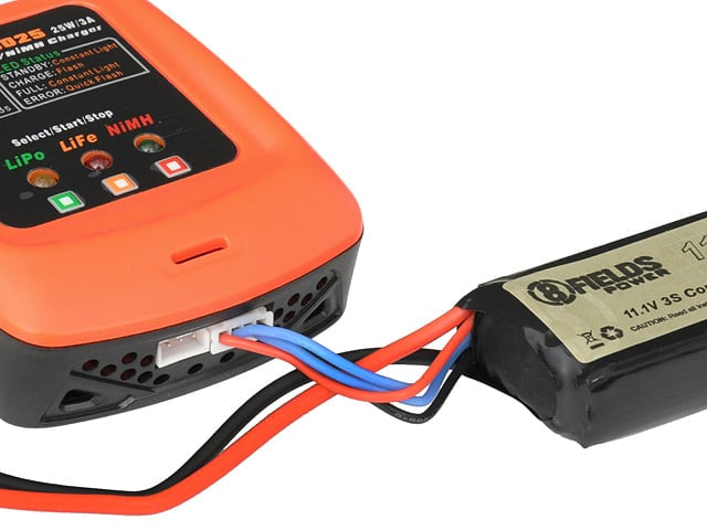 Caricabatterie LiPo/LiFe/NiMH 25W/3A di IPOWER
