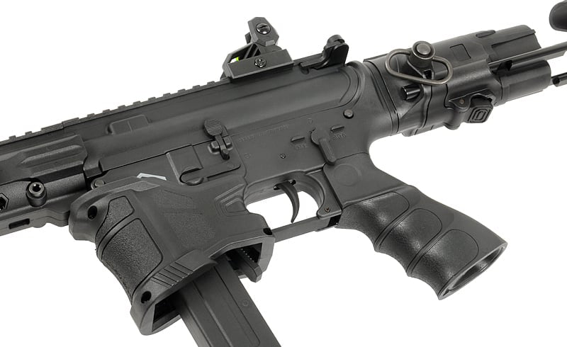 SR4 ST FALCON-ZS - Black di SRC