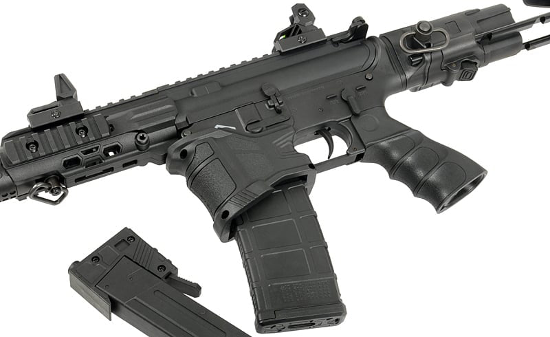 SR4 ST FALCON-ZS - Black di SRC