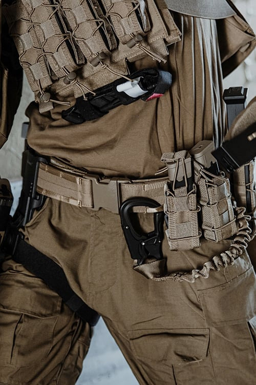 Rigid Combat Belt MOLLE (L) - Coyote di 8FIELDS