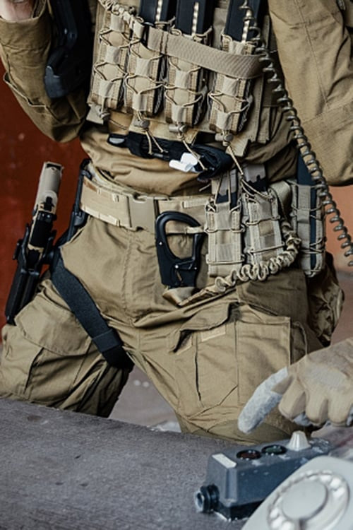 Rigid Combat Belt MOLLE (L) - Coyote di 8FIELDS
