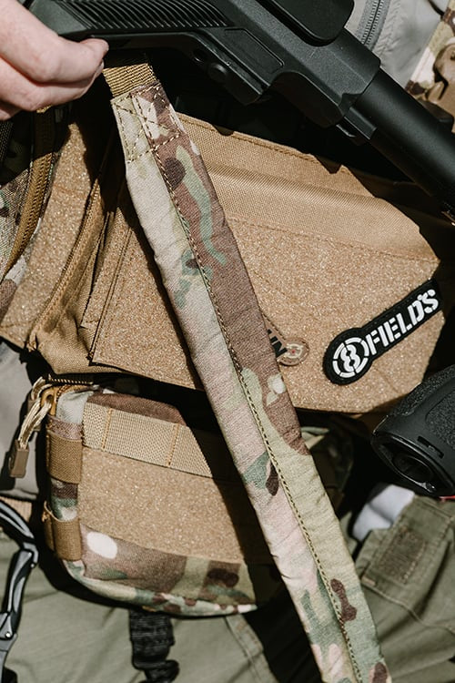 Drop Down Under Zip Pouch Multicamo di 8FIELDS