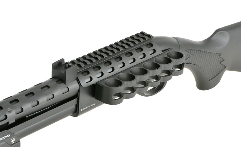 Replica Shotgun M870 di EMG