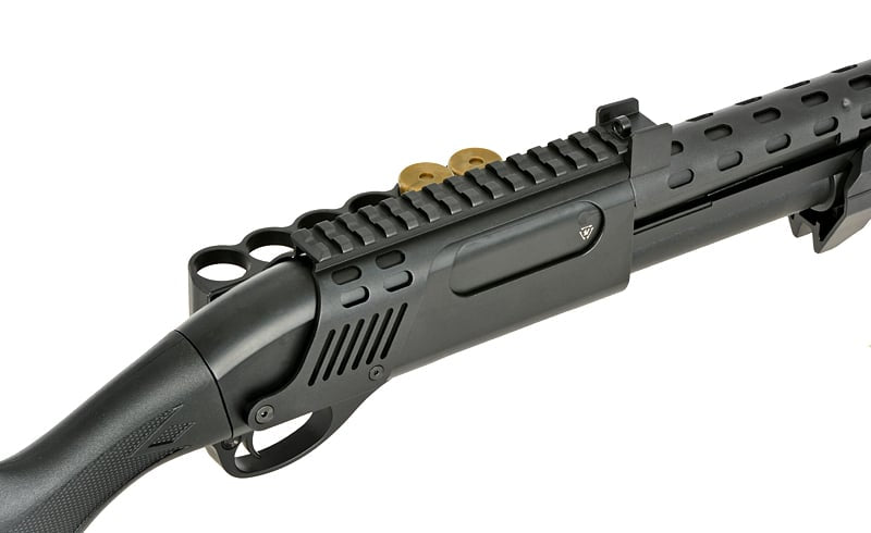 Replica Shotgun M870 di EMG
