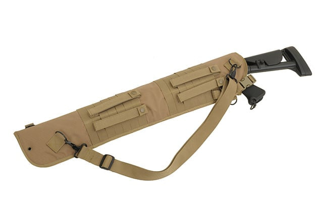 Back Scabbard per Shotgun - Coyote di 8FIELDS
