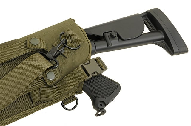 Back Scabbard per Shotgun - Coyote di 8FIELDS