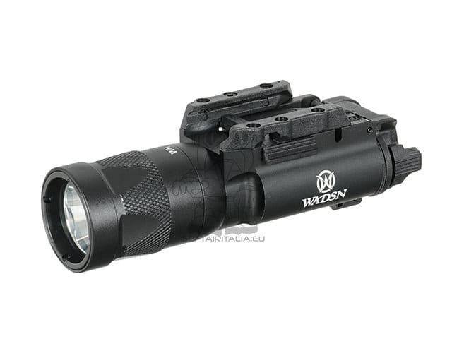 Torcia VAMPIRE X300V di WADSN
