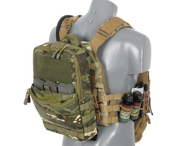 Zaino Multiuso V2 - Olive di 8FIELDS