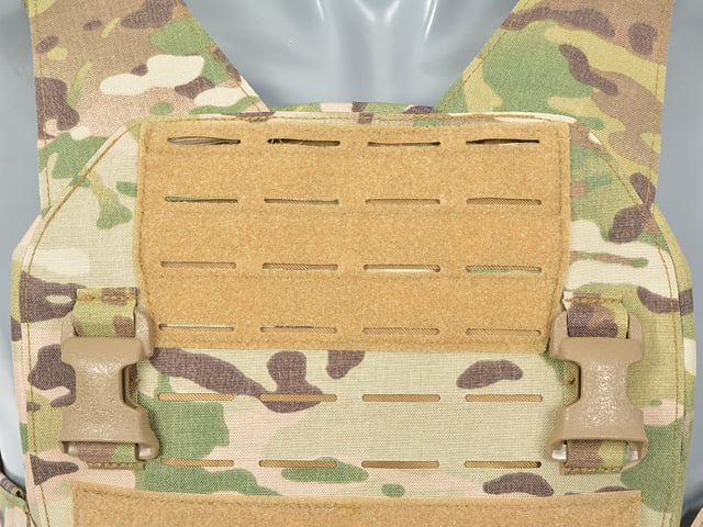 Buckle-Up Laser Cut Plate Carrier di 8FIELDS PREMIUM