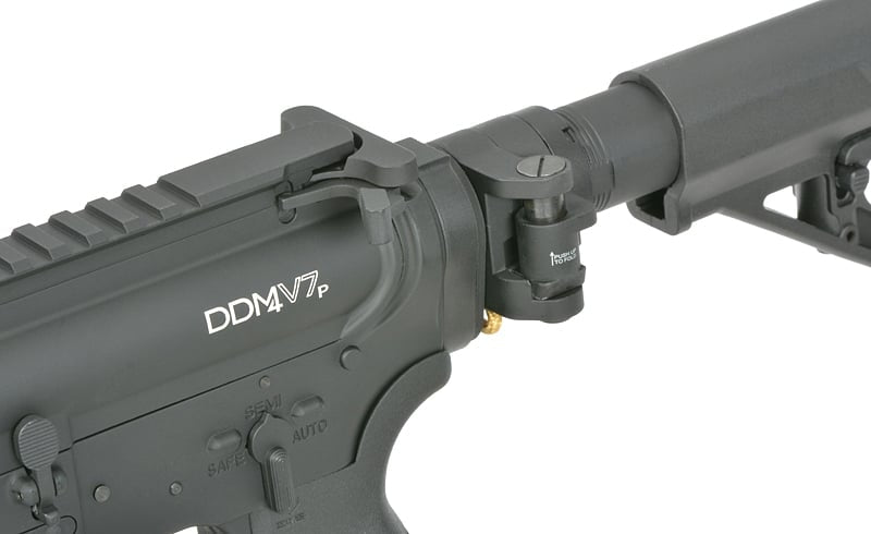 Replica Daniel Defense DDM4 V7 di EMG