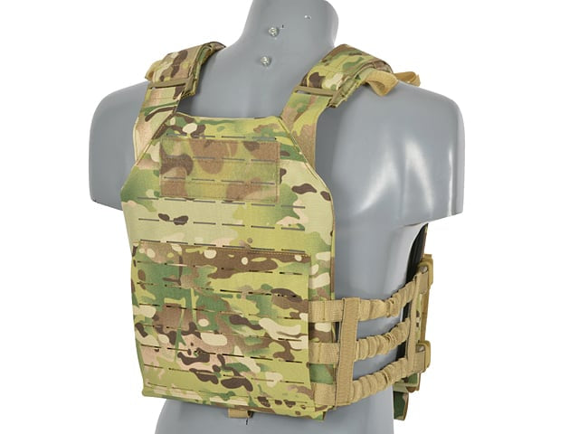 Buckle Up Assault Plate Carrier Multicamo di 8FIELDS