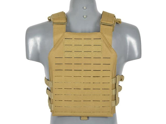 Buckle Up Assault Plate Carrier di 8FIELDS