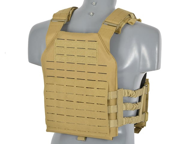 Buckle Up Assault Plate Carrier di 8FIELDS