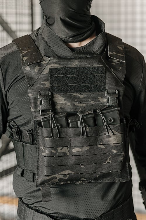 Buckle Up Recon Plate Carrier di 8FIELDS