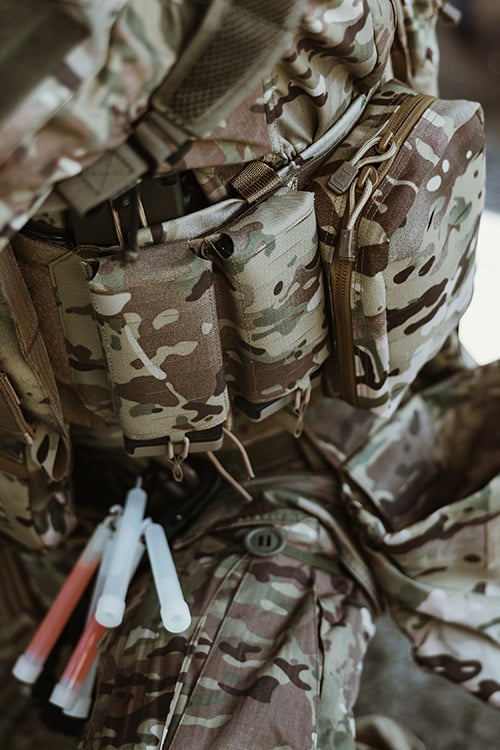 Single Laser-Cut Magazine Pouch Multicamo di 8FIELDS
