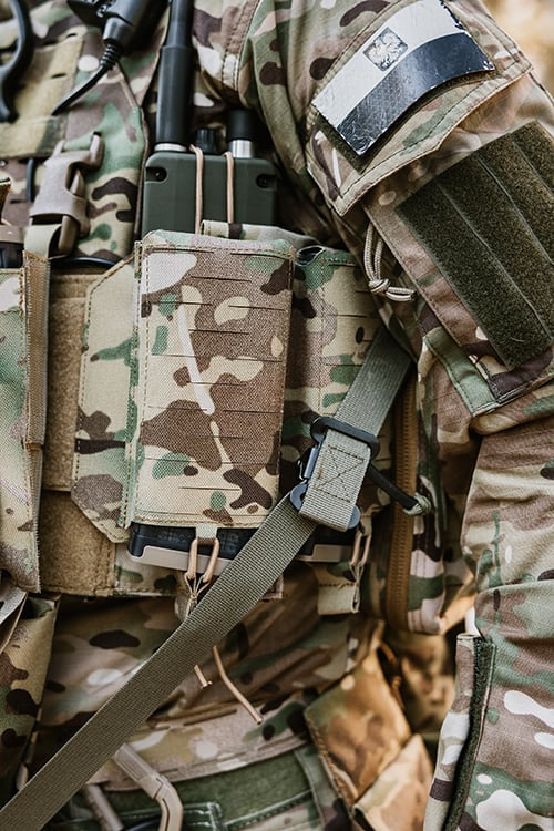 Single Laser-Cut Magazine Pouch Multicamo di 8FIELDS