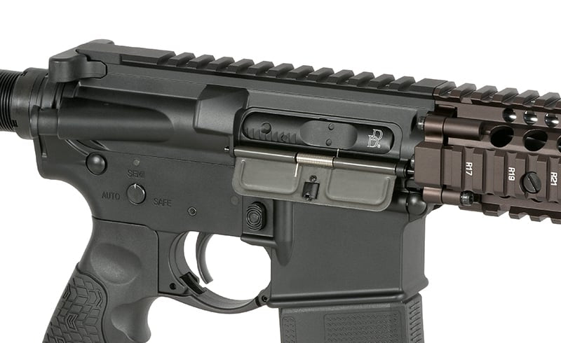 Fucile Airsoft Daniel Defense M4A1 12.5" di EMG