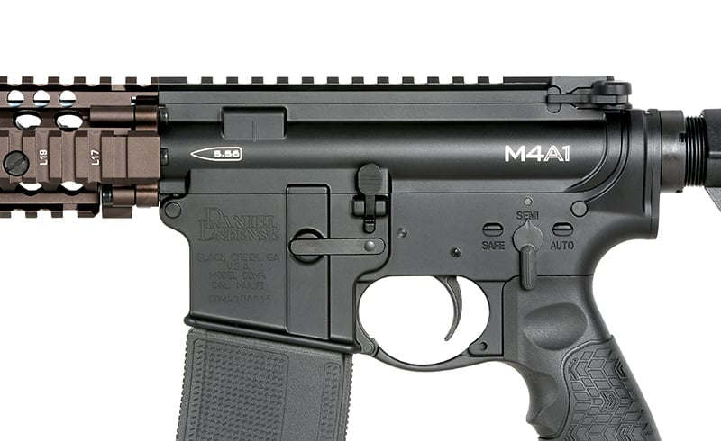 Fucile Airsoft Daniel Defense M4A1 12.5" di EMG