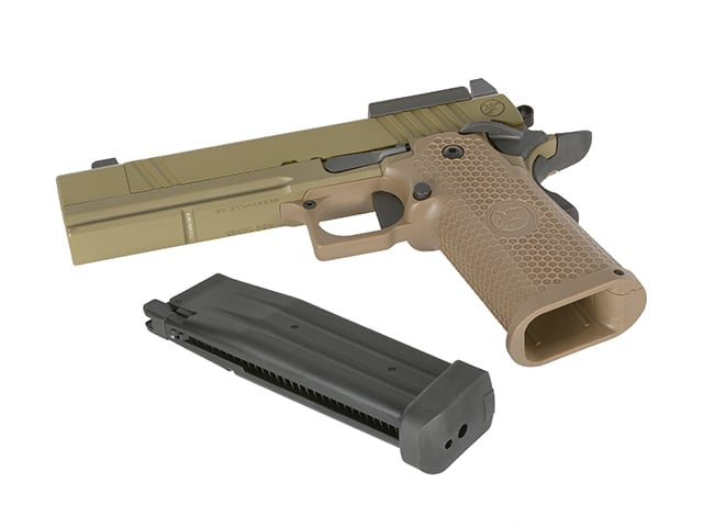 Replica Nighthawk Custom Sand Hawk di RWA
