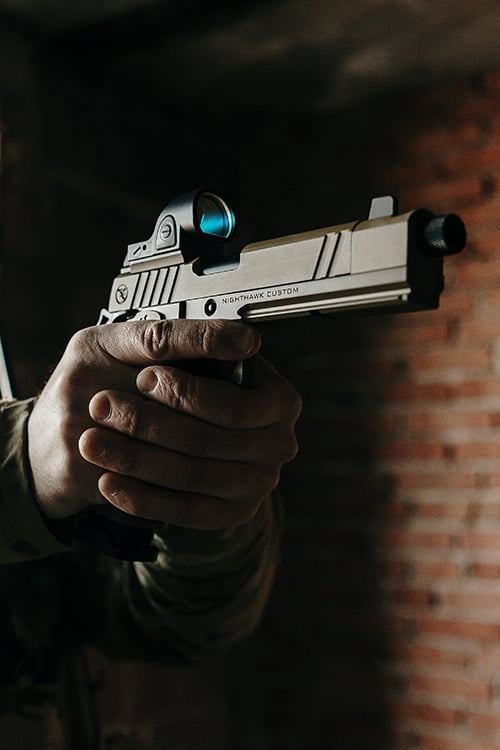 Replica Nighthawk Custom Sand Hawk di RWA
