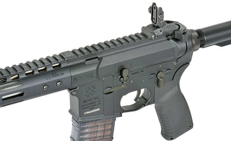 Rifle AEG Noveske 10.5" Shorty 300BLK di EMG