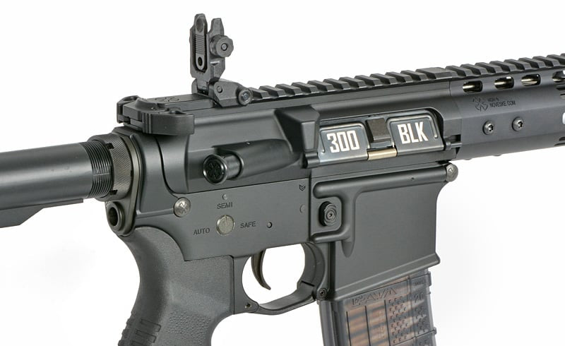 Rifle AEG Noveske 10.5" Shorty 300BLK di EMG