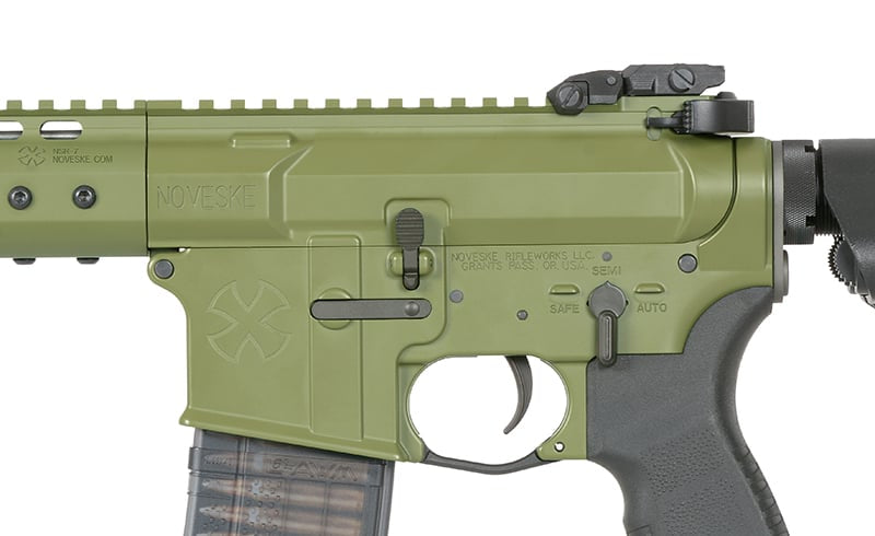 Rifle AEG Noveske 7.5" DIPLOMAT di EMG