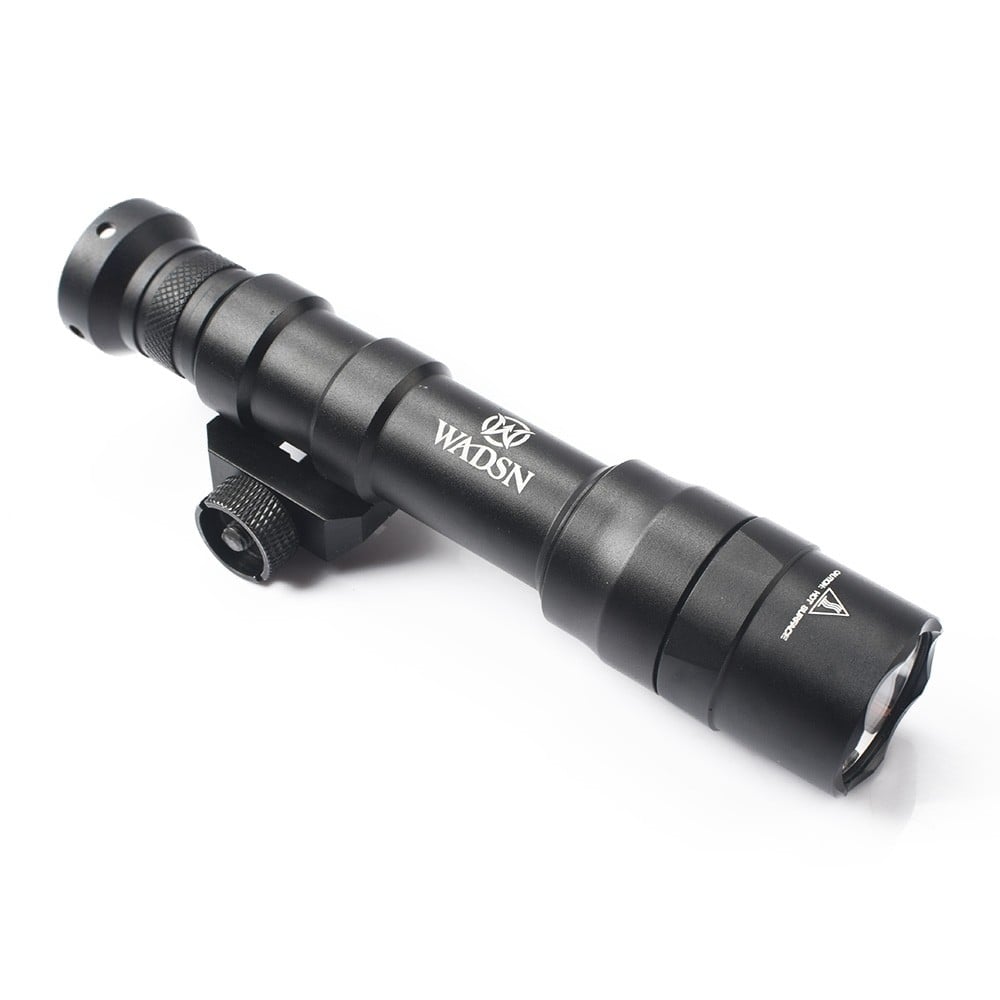 Torcia Tattica LED Dual Fuel Nera di WADSN