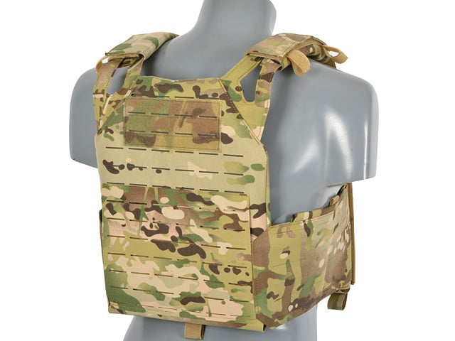 Portapiastre Operator Laser-Cut Buckle Up AR15/AK Multicam di 8FIELDS