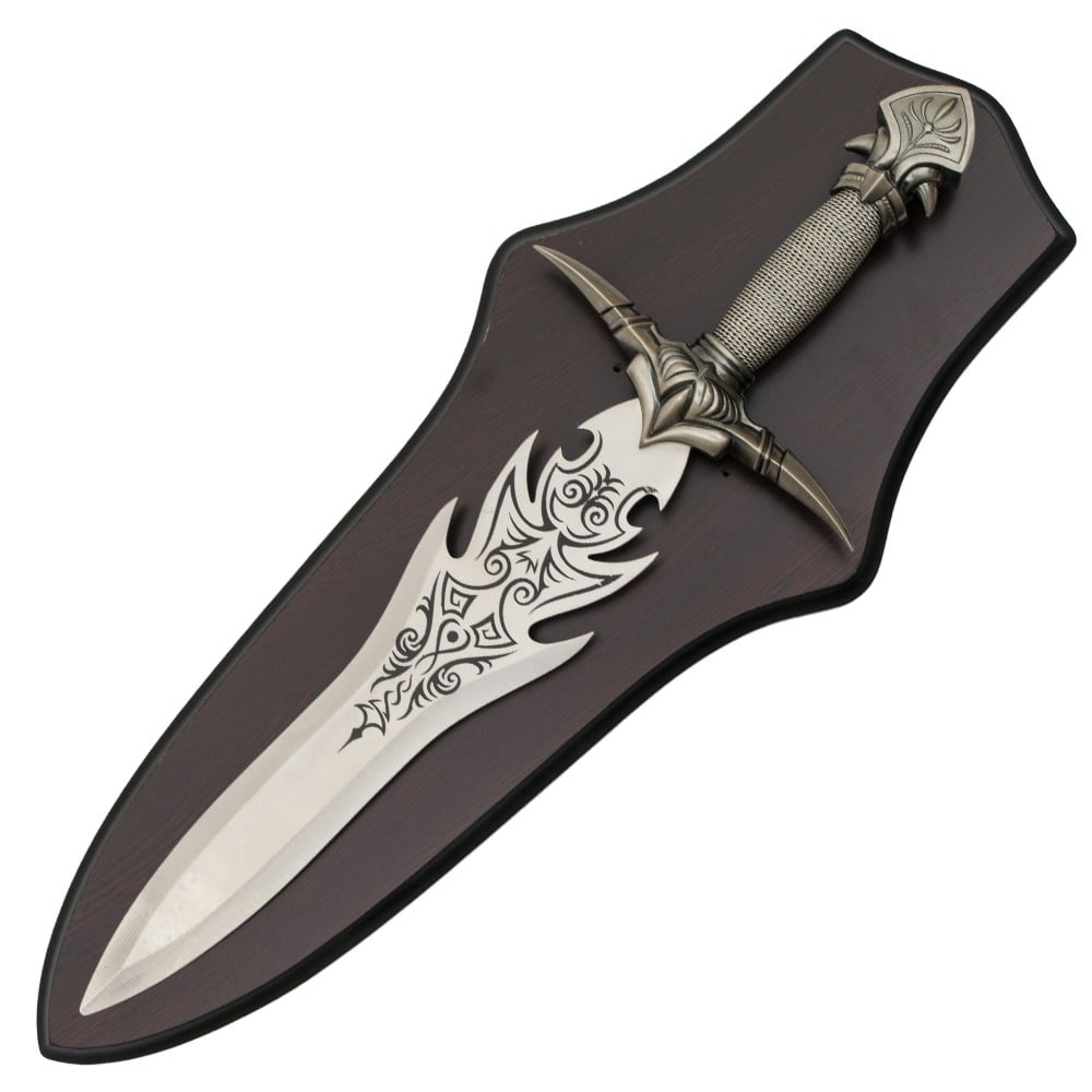 Pugnale ornamentale con espositore in legno