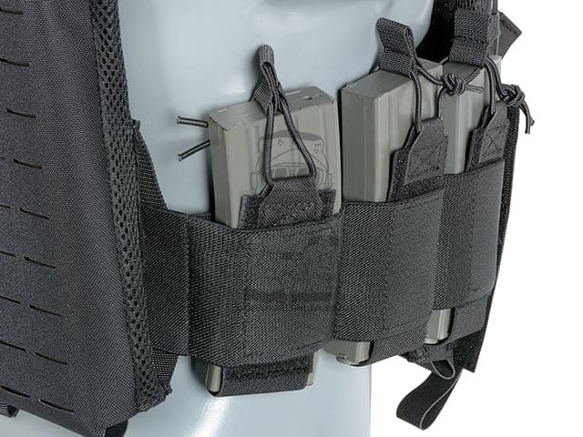 Plate Carrier Recon "Buckle Up" con porta caricatori AR15/AK nero di 8FIELDS