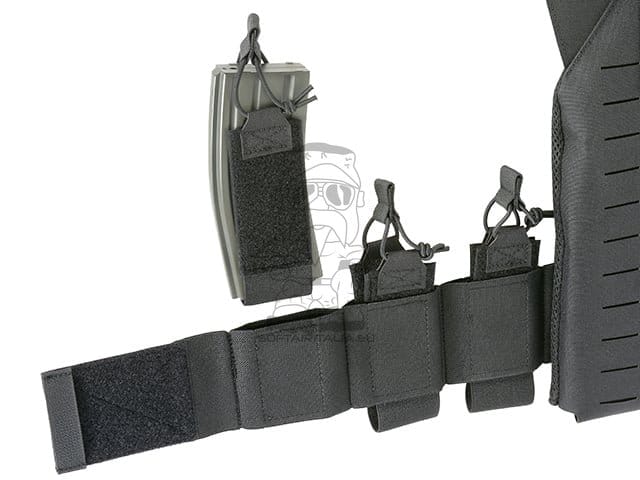 Plate Carrier Recon "Buckle Up" con porta caricatori AR15/AK nero di 8FIELDS