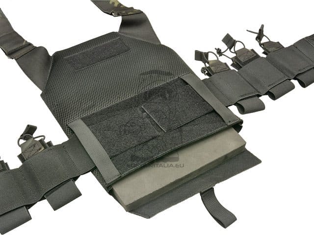 Plate Carrier Recon "Buckle Up" con porta caricatori AR15/AK nero di 8FIELDS