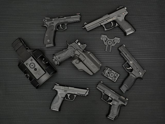 Fondina Per-Fit per oltre 80 modelli di pistola nera di AMOMAX