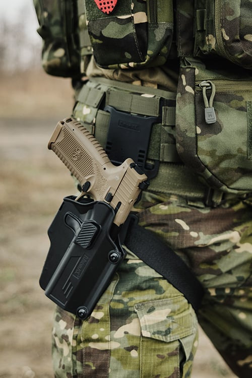 Fondina Per-Fit per oltre 80 modelli di pistola nera di AMOMAX
