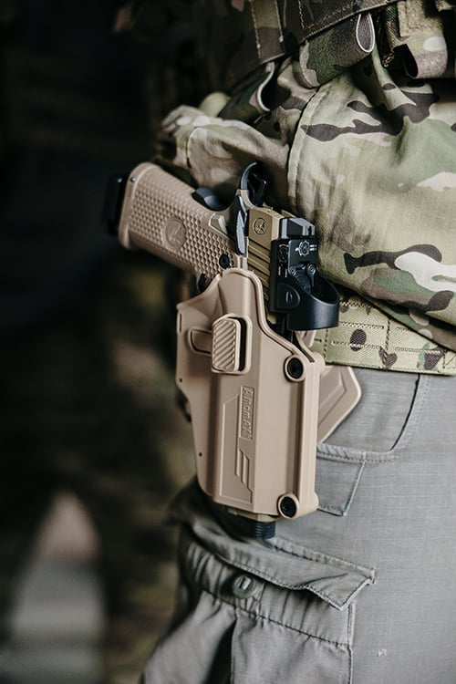 Fondina Per-Fit per oltre 80 modelli di pistola color khaki di AMOMAX