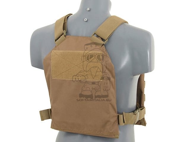 Plate Carrier Semplice Coyote con Piastre Fittizie di 8FIELDS