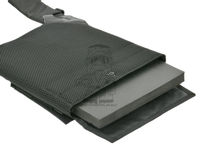 Gilet tattico Jump Plate Carrier con Cummerbund nero di 8FIELDS
